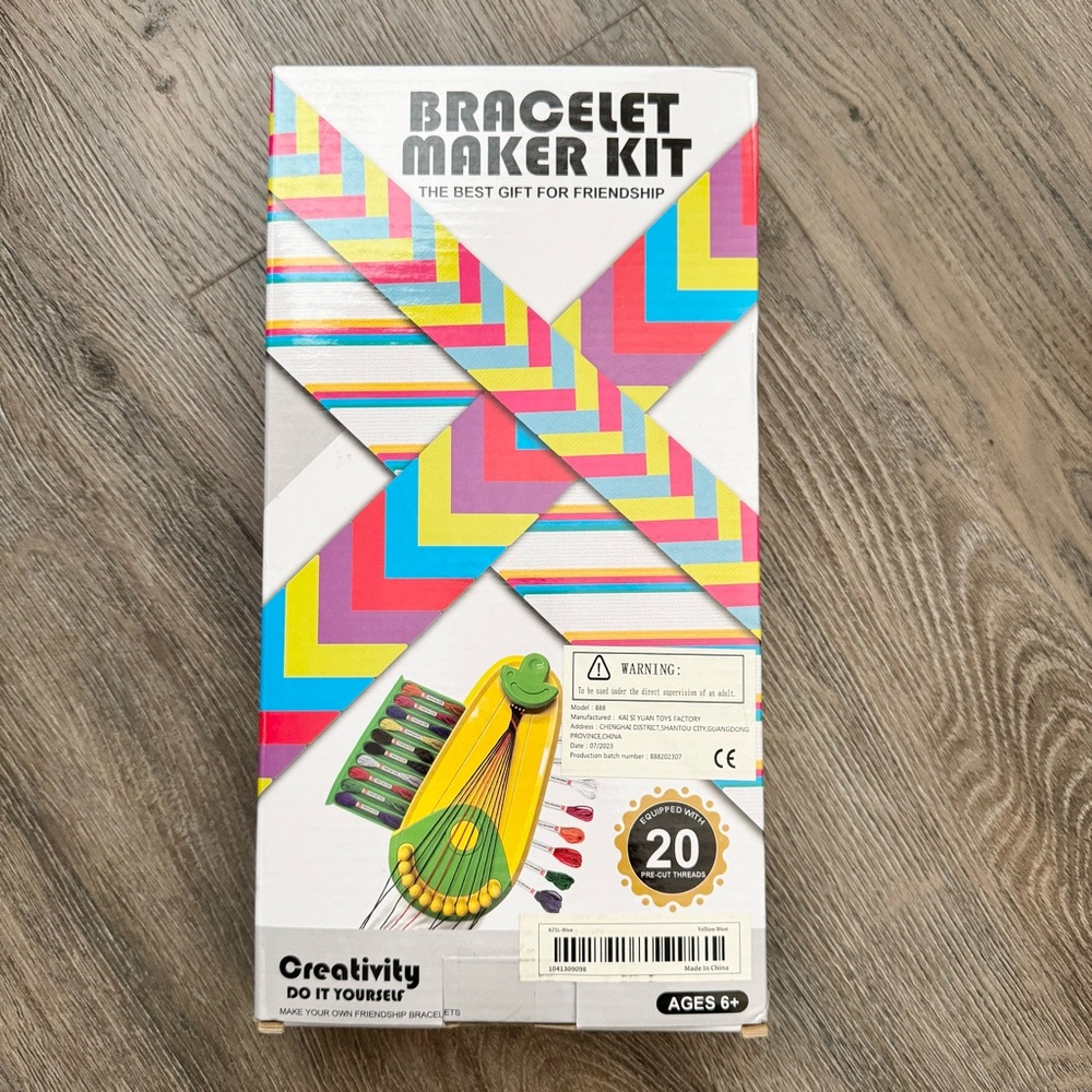 NEW Friendship Bracelet Maker Kit